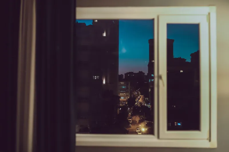 300 Feet From the Freeway: An Honest Look at Highway Noise and Your Sleep
